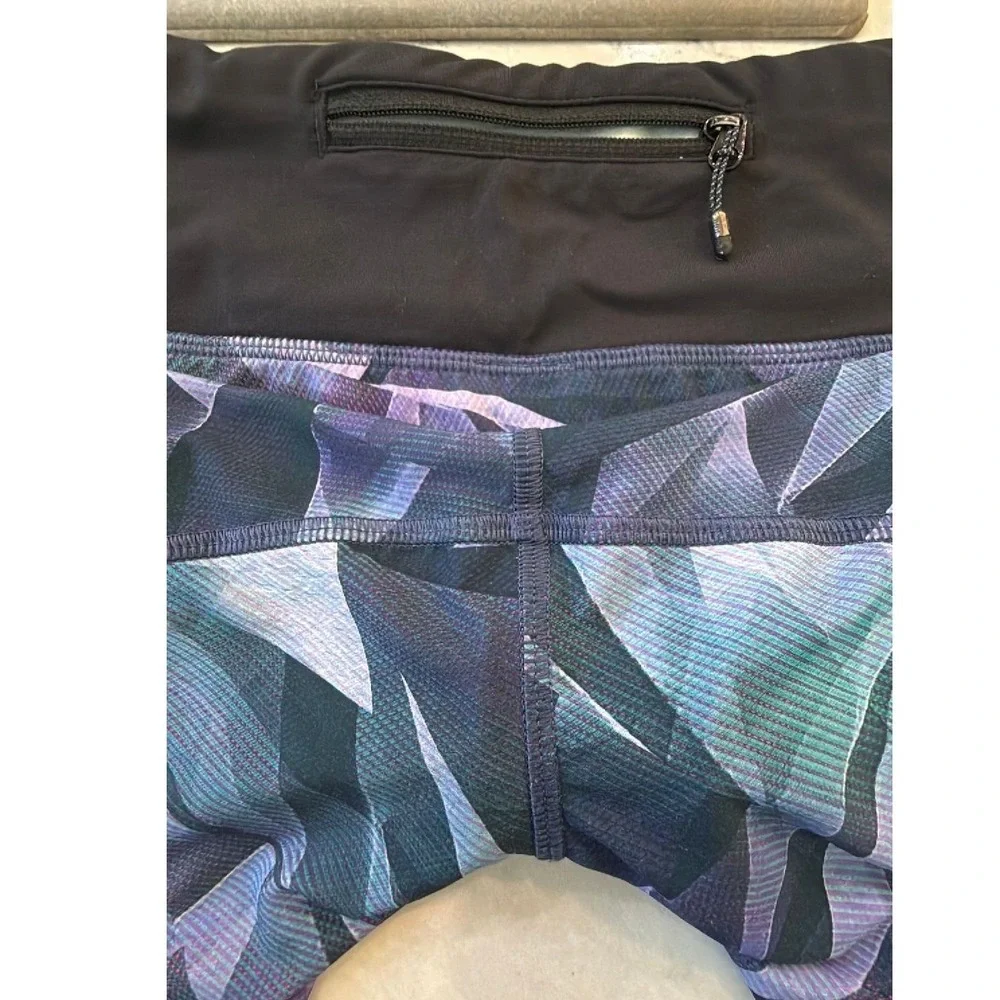 Lululemon Speed Short Size 4 Purple Blue Geometric Print Running Shorts